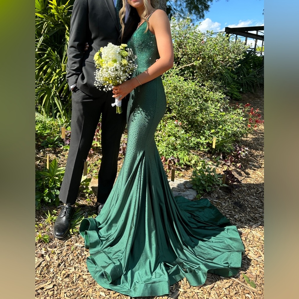 Ellie Wilde 00 Emerald Green Prom Dress - Picture 1 of 8